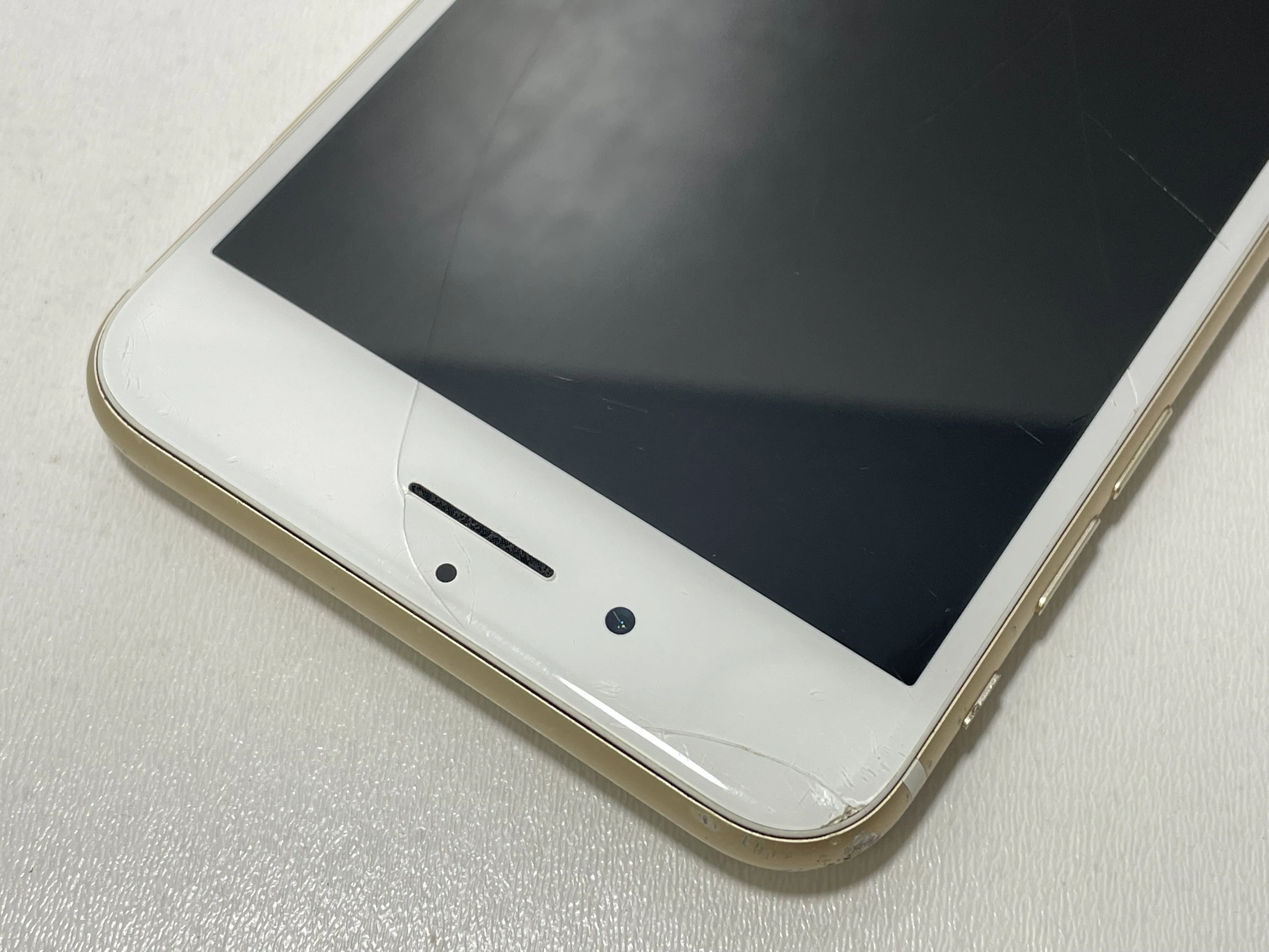 telefon-apple-iphone-7-plus-32gb-pekniety-wbudowana-pamiec-32-gb