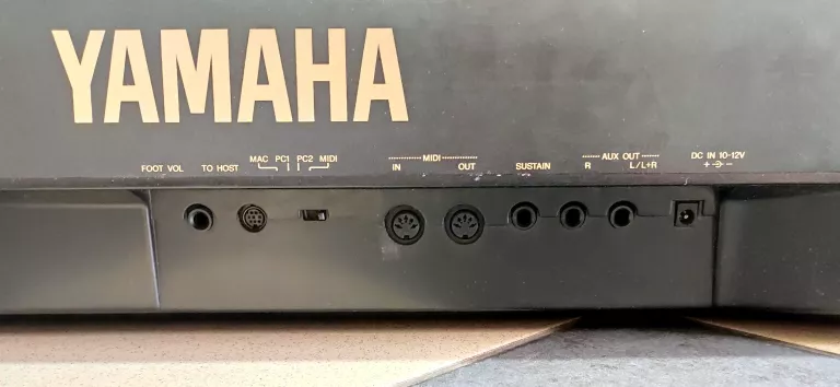 keyboard-yamaha-psr-630-pokrowiec-stan-uzywany