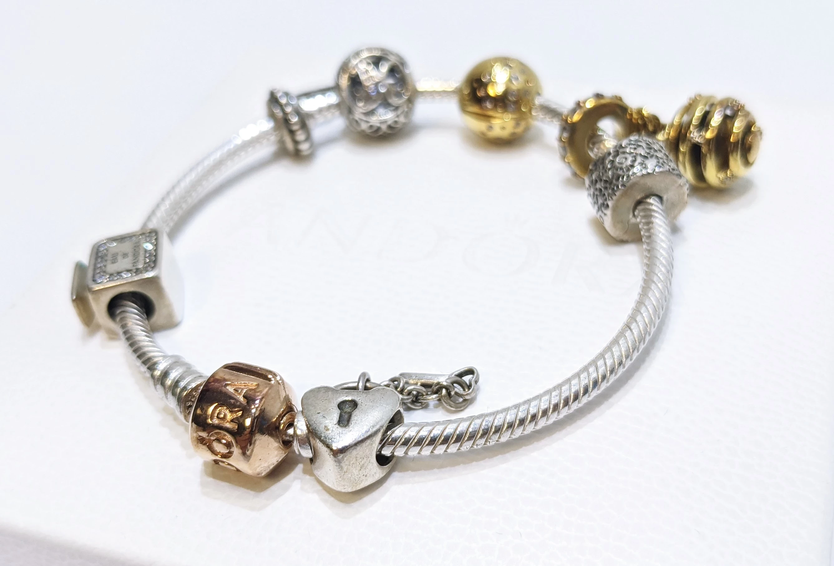 bransoletka-pandora-bangle-rose-gold-7-charms-17cm-rodzaj-wyrob-jubilerski