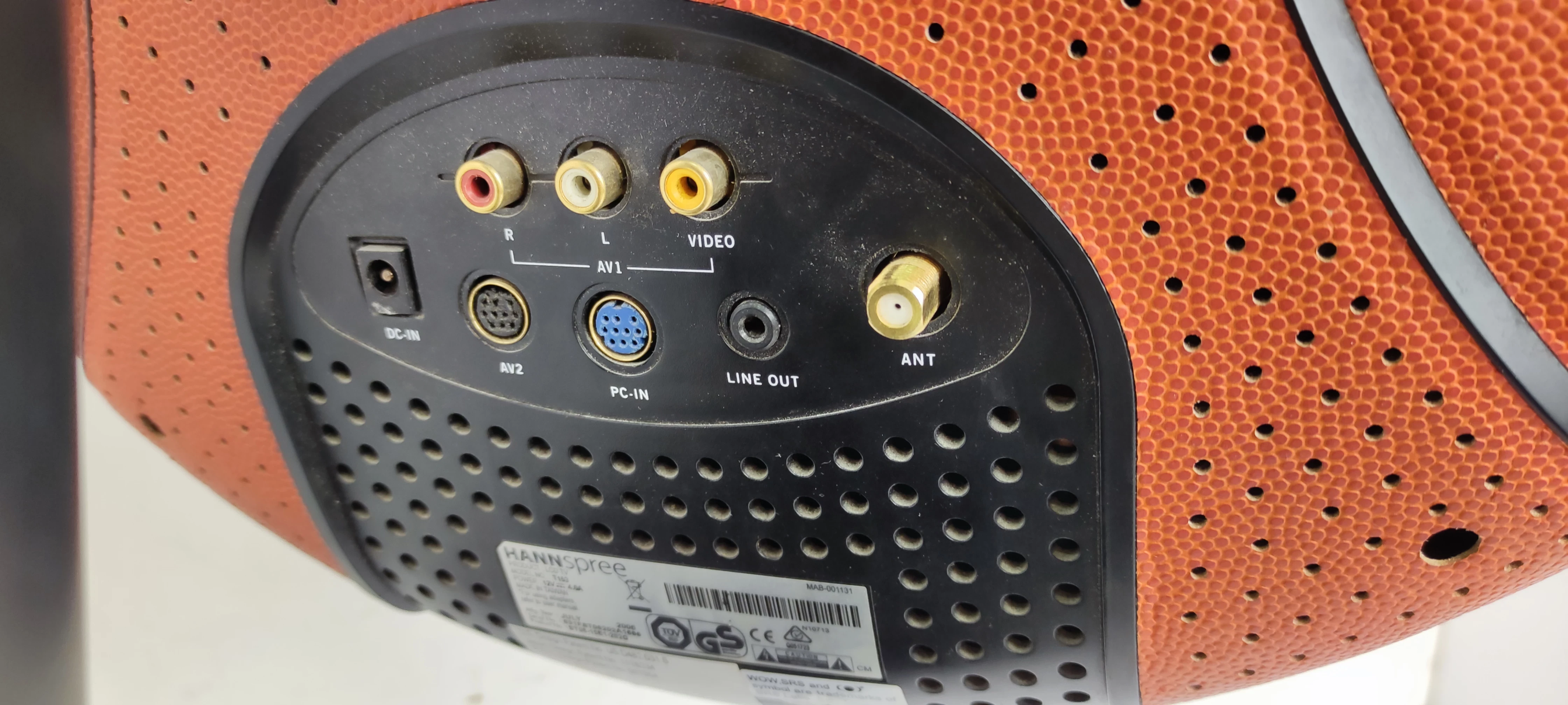 telewizor-pilka-hannspree-t153-typ-telewizora-lcd