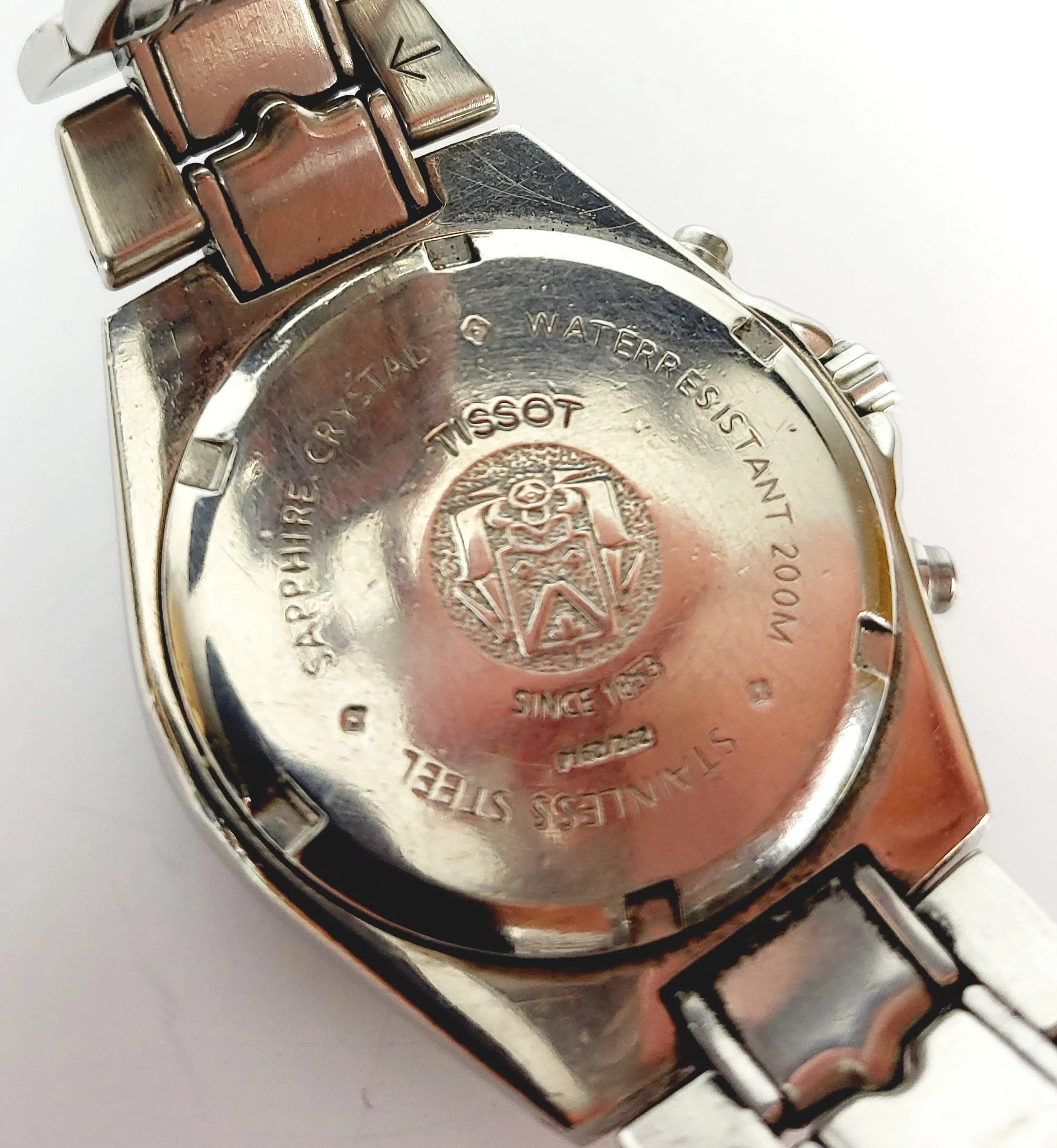 zegarek-tissot-pr200-poluzowane-zapiecie-ksztalt-koperty-okragla