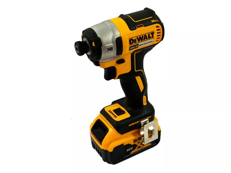 ZESTAW ELEKTRONARZĘDZI DEWALT DCK422P3