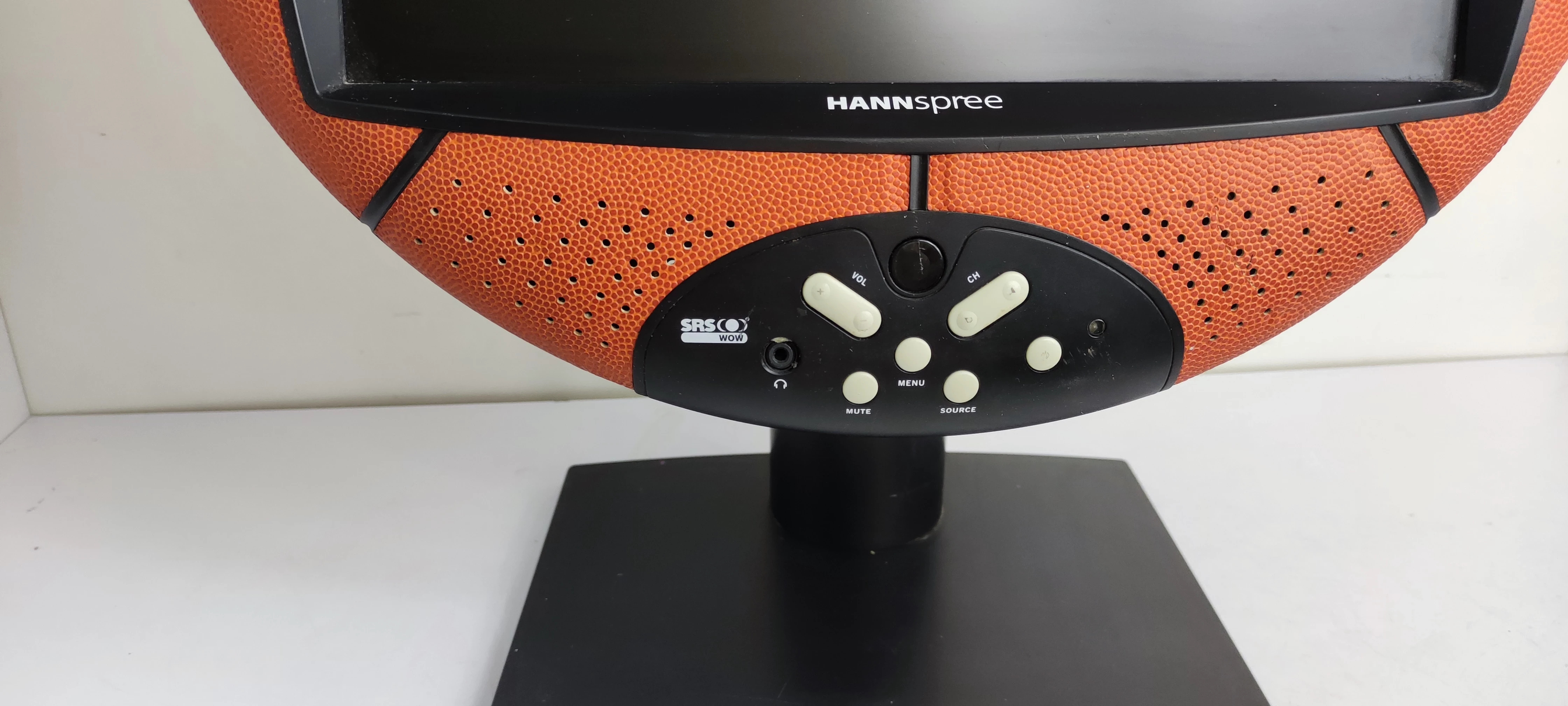 telewizor-pilka-hannspree-t153-stan-uzywany