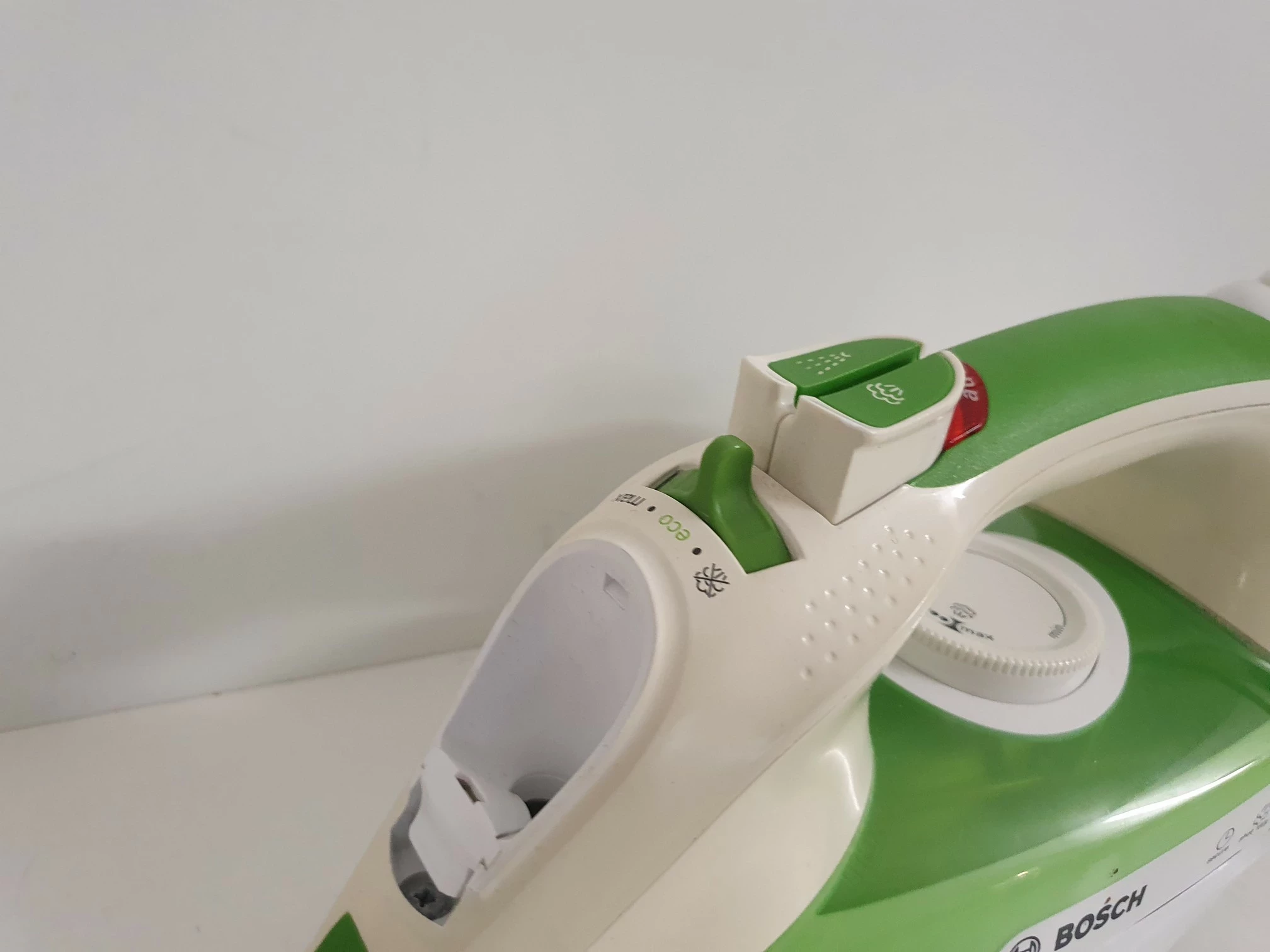 zelazko-parowe-bosch-sensixxx-da50-moc-2400