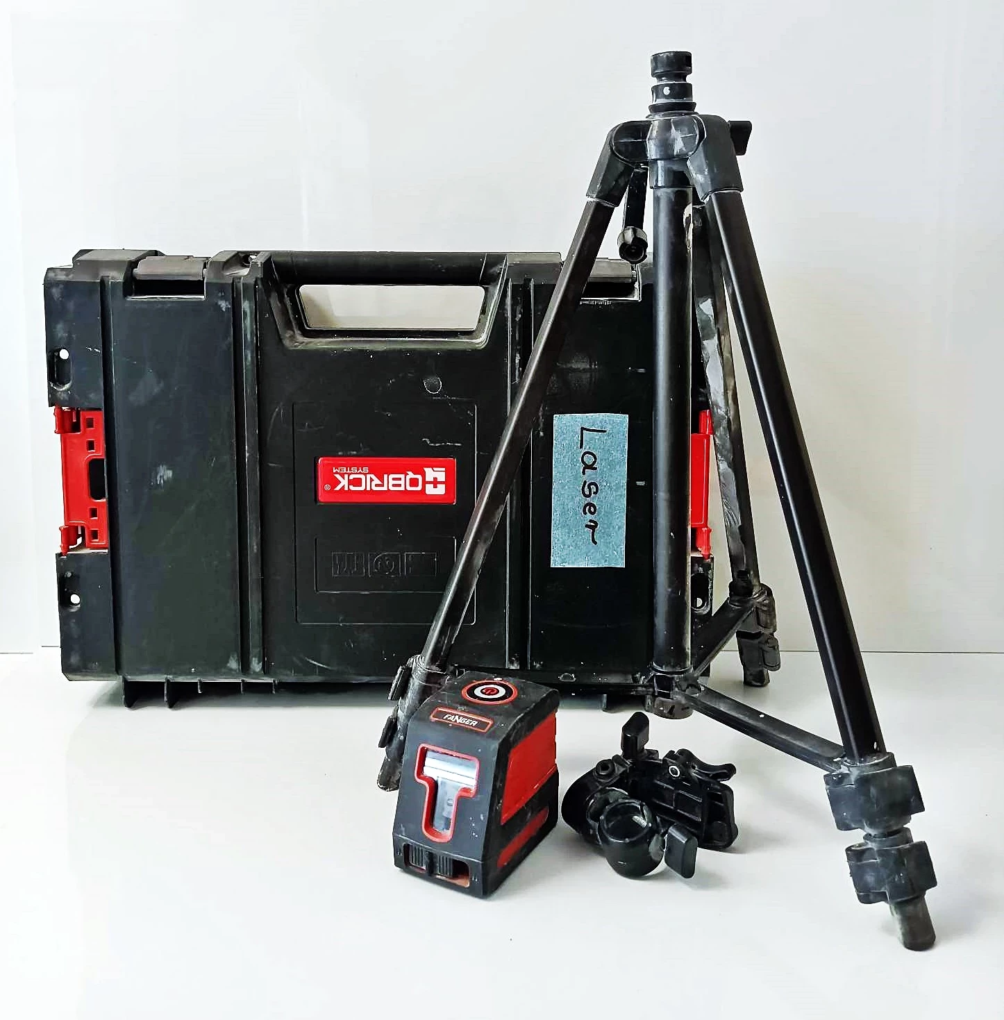 POZIOMICA LASEROWA FANGER LASER CUBE Lasery krzyżowe Loombard.pl