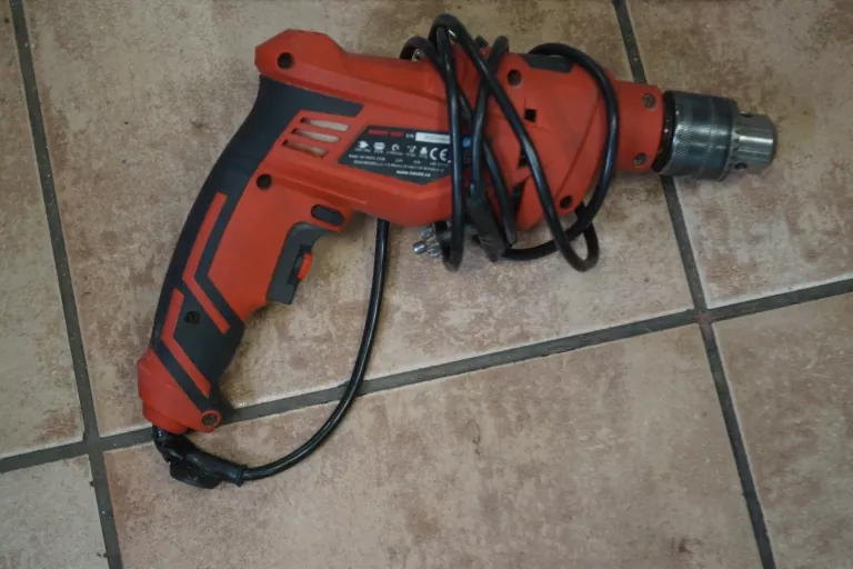 WIERTARKA HECHT 650W 1017