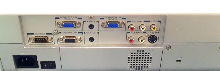 PROJEKTOR TOSHIBA TDP-EX21+TORBA. PRZEBIEG 847H
