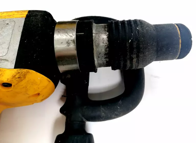 DEWALT D25831K-QS MŁOT KUJĄCY DŁUTA USZKODZONY