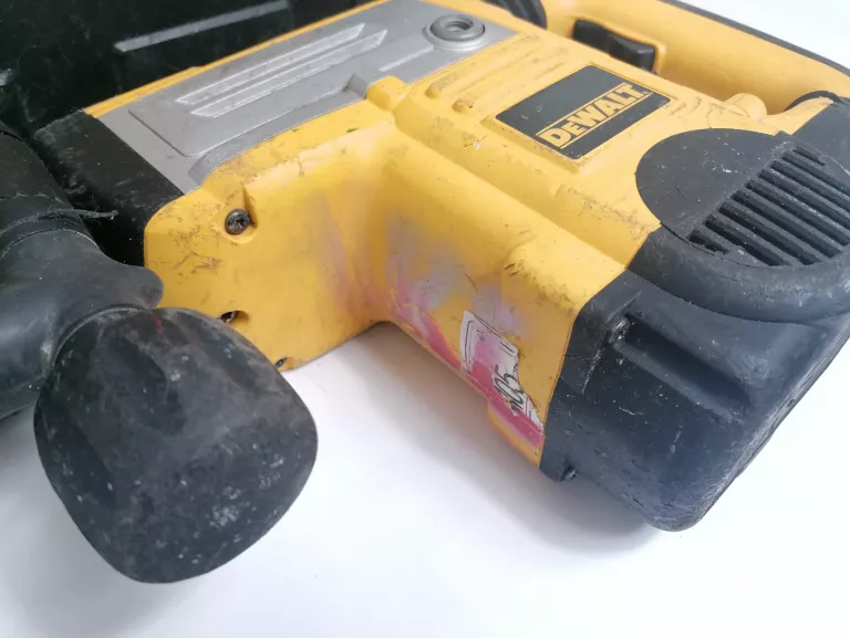DEWALT D25831K-QS MŁOT KUJĄCY DŁUTA USZKODZONY