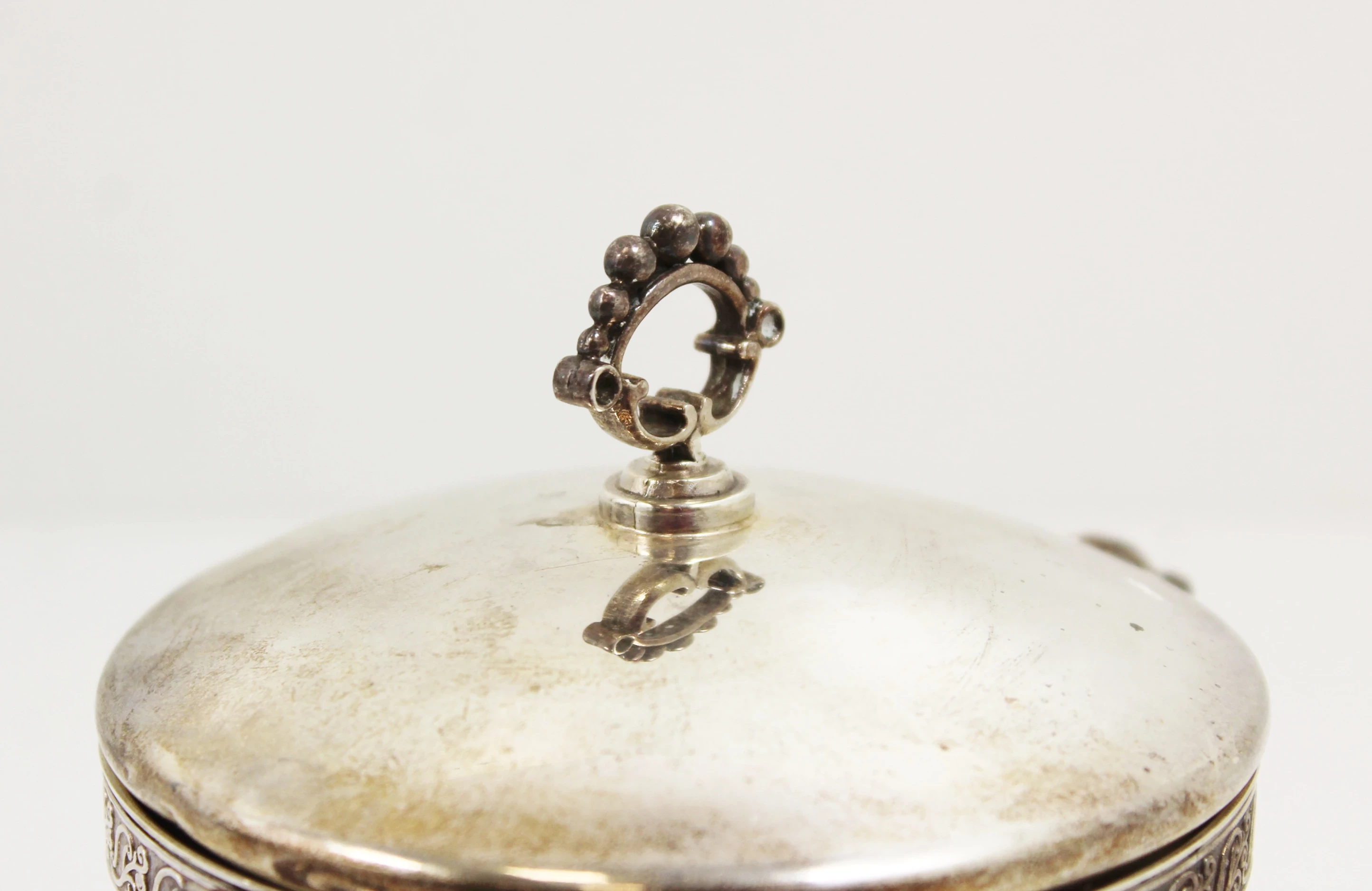 srebrna-cukiernica-z-lyzeczka-proba-925-25046g-material-dominujacy-srebro