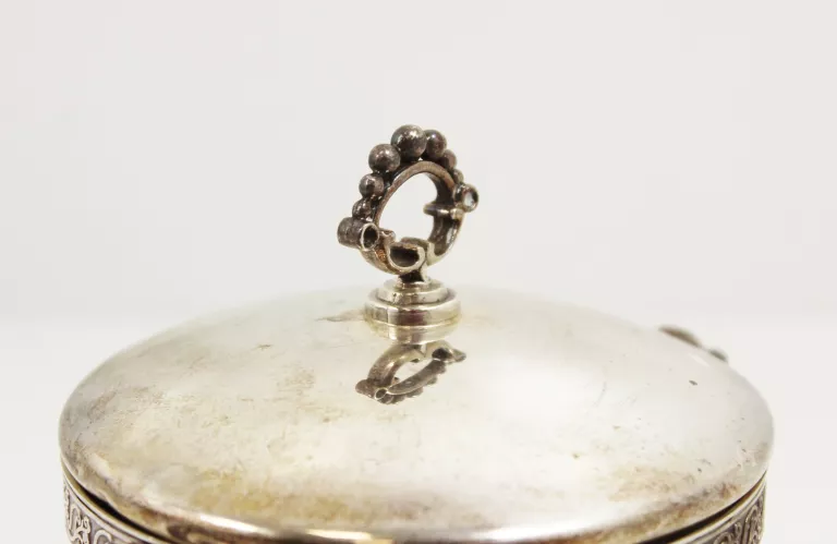 srebrna-cukiernica-z-lyzeczka-proba-925-25046g-material-dominujacy-srebro