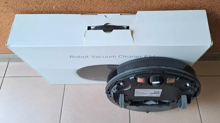 ROBOT SPRZĄTAJĄCY LENOVO E1-L ZESTAW