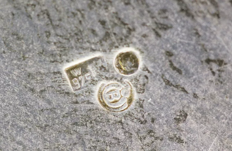 srebrna-cukiernica-z-lyzeczka-proba-925-25046g-stan-nie-wymaga-renowacji