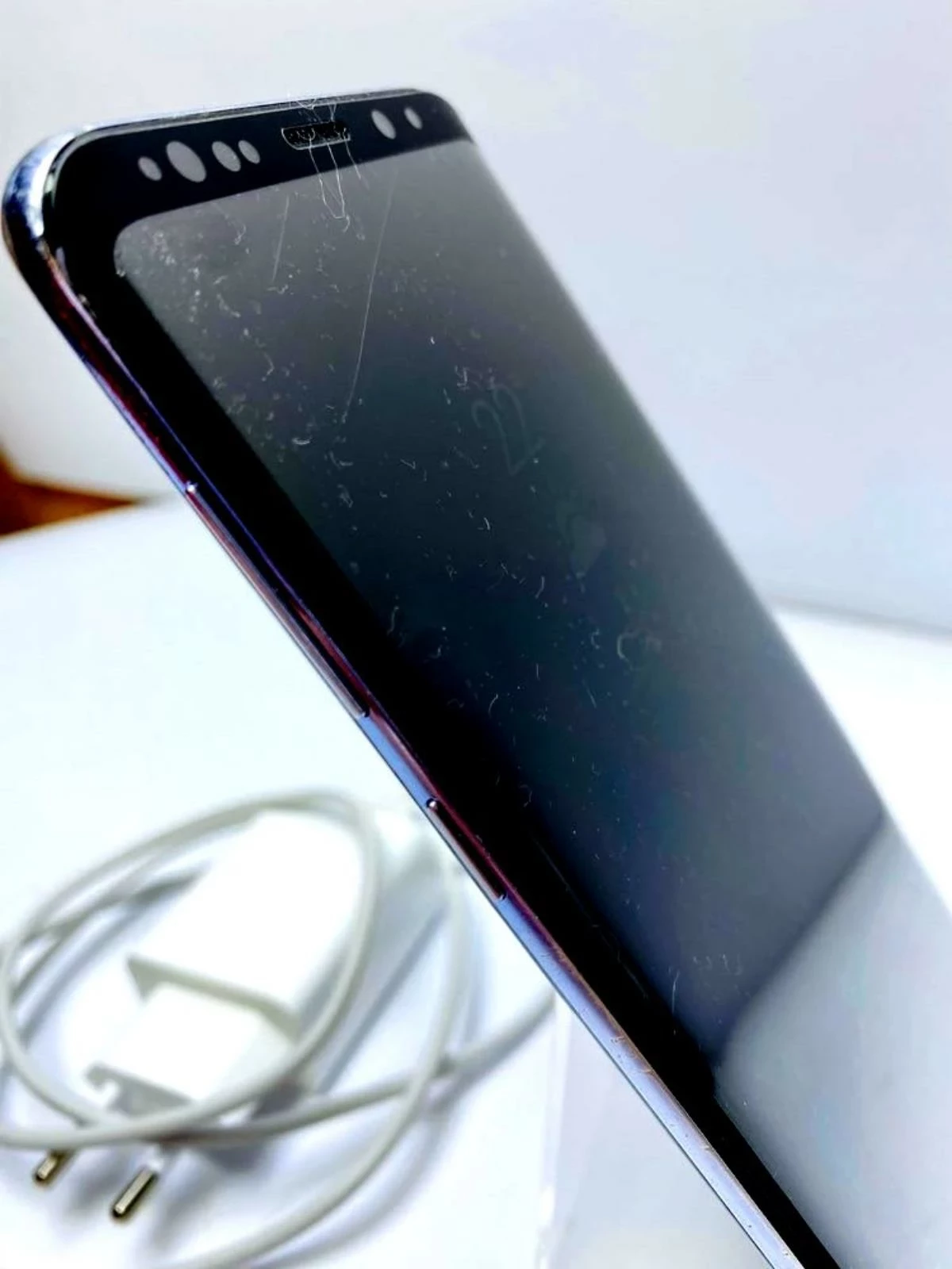 telefon-samsung-galxy-s8-ladowarka-etui-popek-pojemnosc-akumulatora-3500