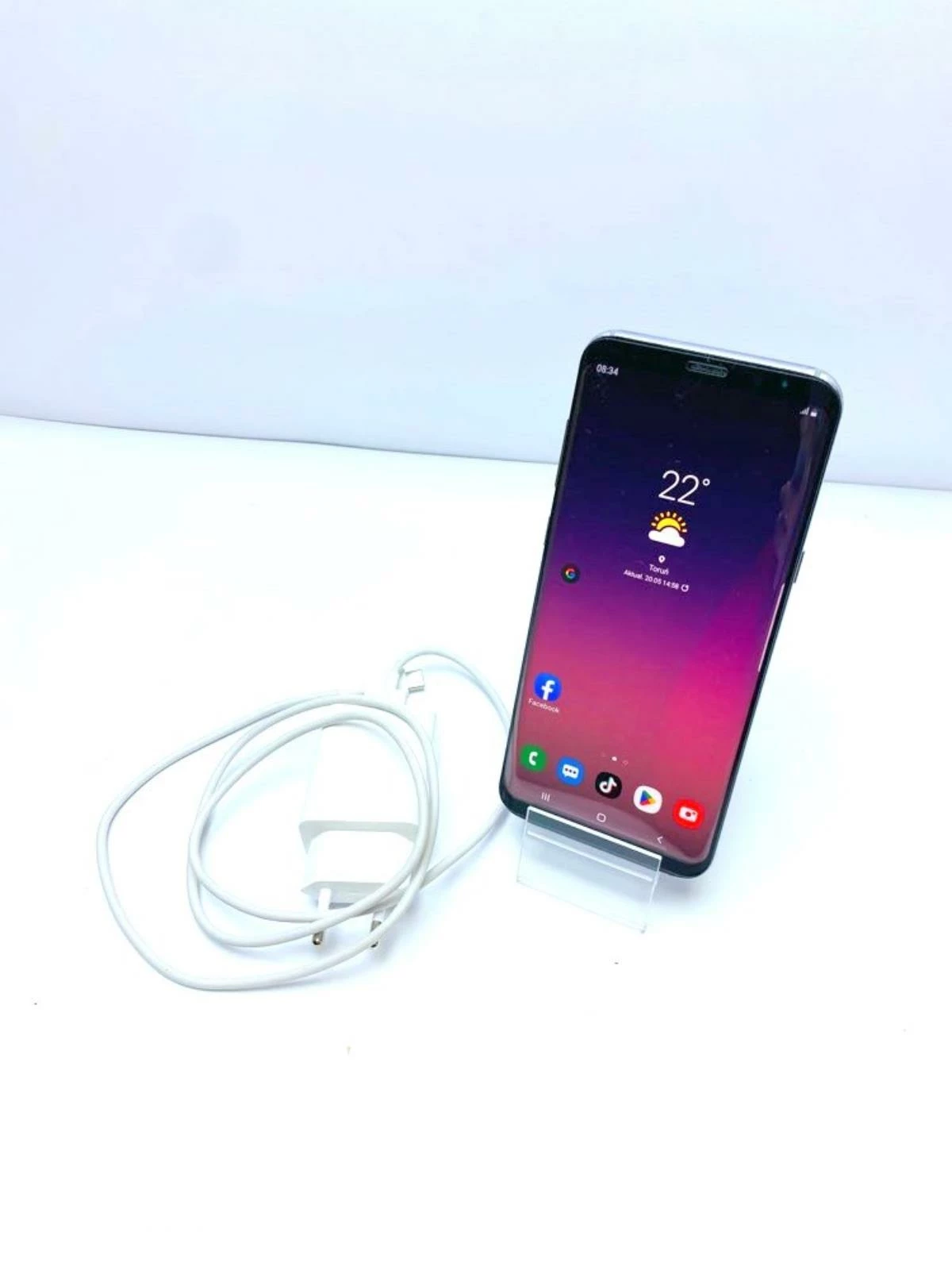 telefon-samsung-galxy-s8-ladowarka-etui-popek-transmisja-danych-4g-lte