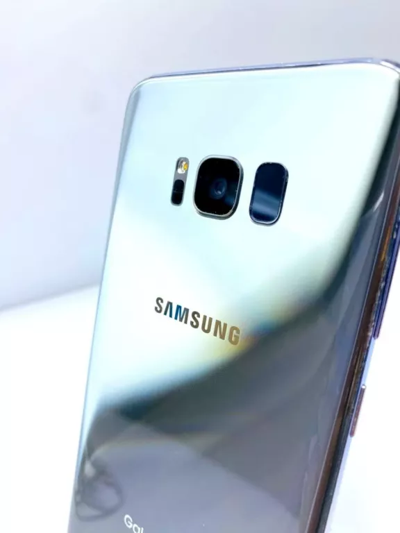 telefon-samsung-galxy-s8-ladowarka-etui-popek-kolor-srebrny