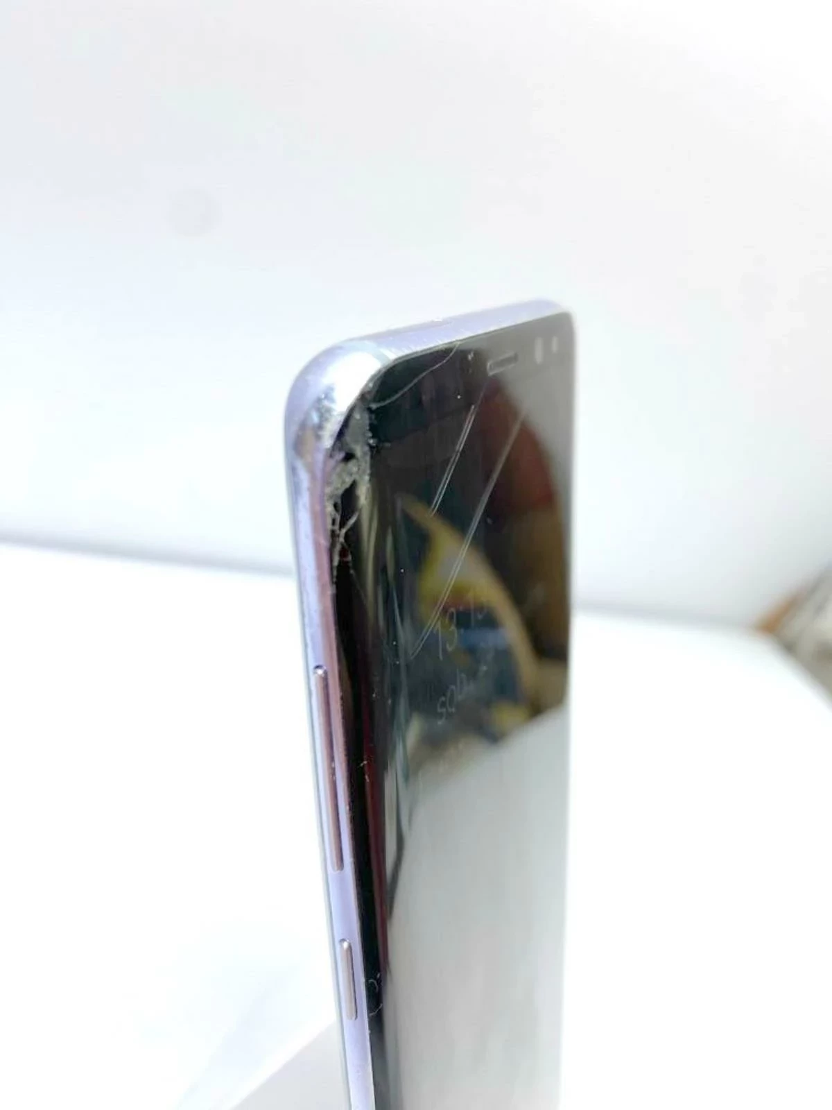 telefon-samsung-galxy-s8-ladowarka-etui-popek-stan-uszkodzony