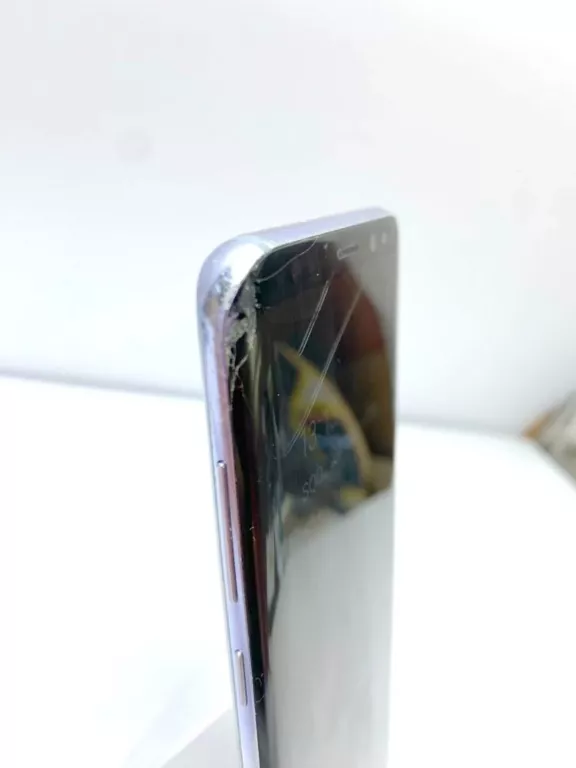 telefon-samsung-galxy-s8-ladowarka-etui-popek-stan-uszkodzony