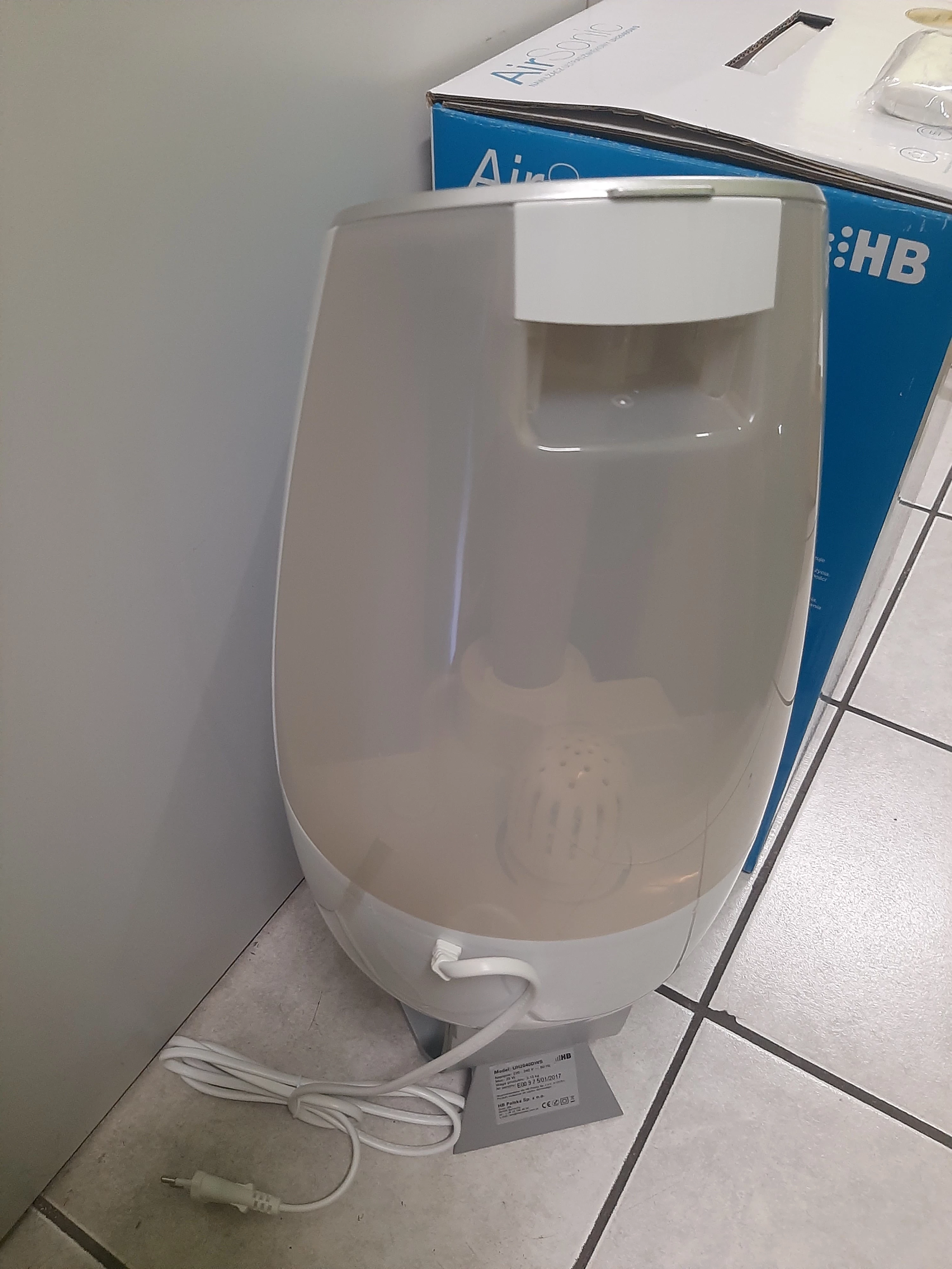 nawilzacz-powietrza-air-sonic-hb-uh2040dws-kolor-dominujacy-bialy