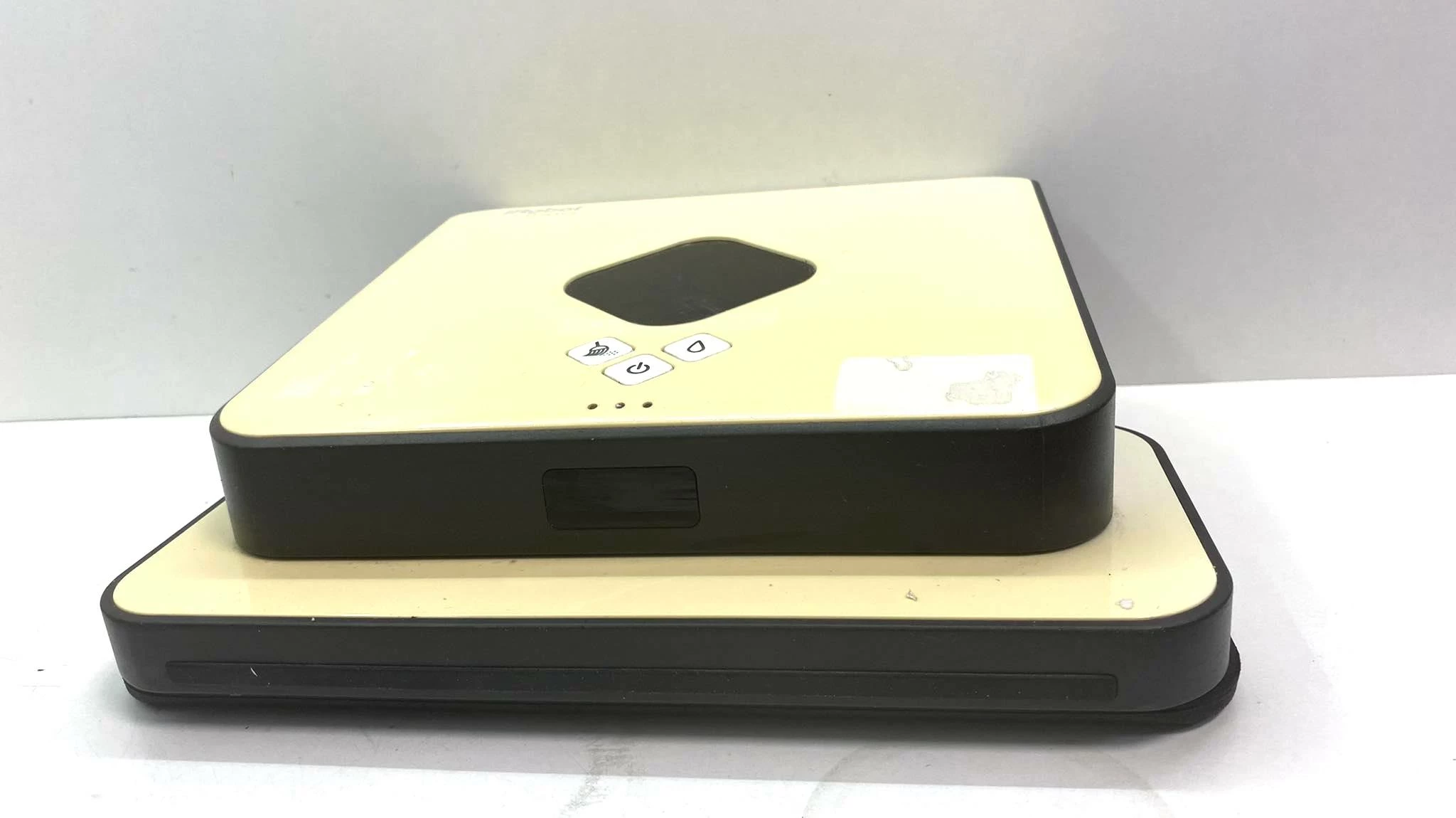 robot-sprzatajacy-irobot-320-zasilacz-at-slaby-akumulator-kod-producenta-820060