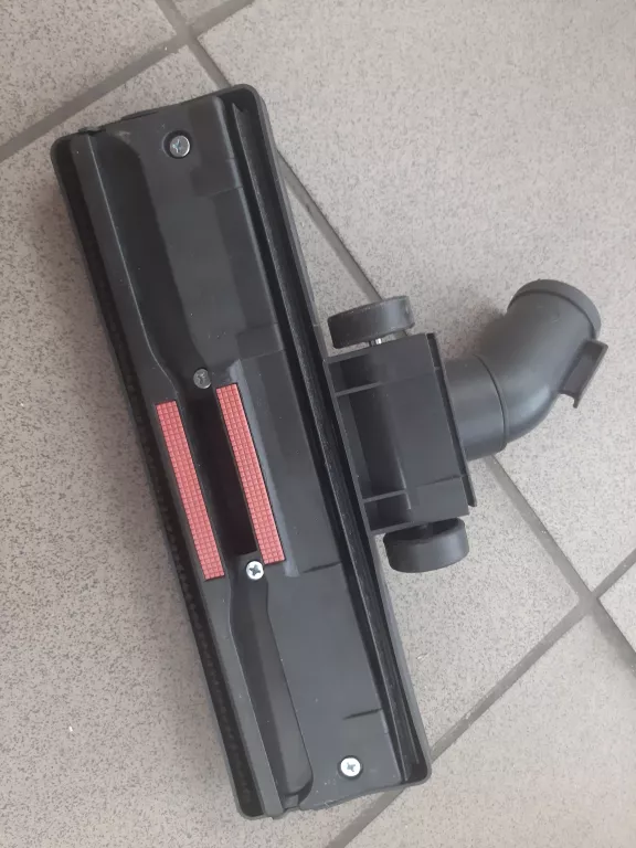 odkurzacz-pioracy-salute-comodo-control-kolor-dominujacy-czarny