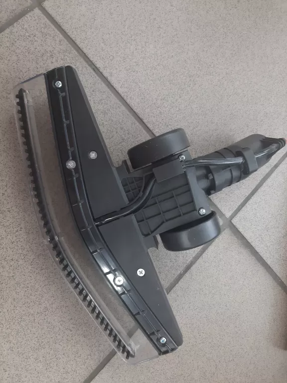 odkurzacz-pioracy-salute-comodo-control-moc-1400