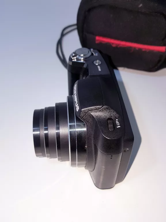 APARAT OLYMPUS STYLUS SZ-17 16,0MPIX + KABEL
