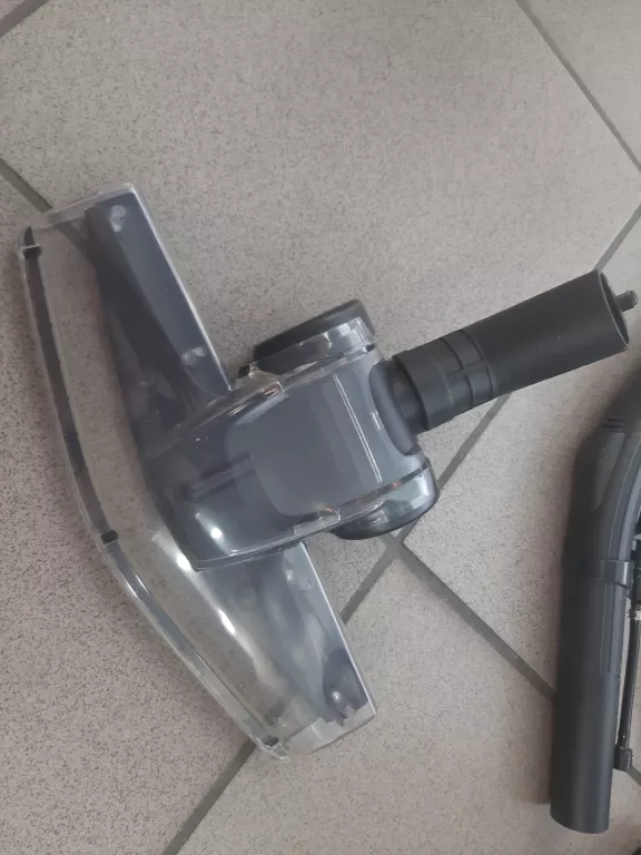 odkurzacz-pioracy-salute-comodo-control-stan-uzywany