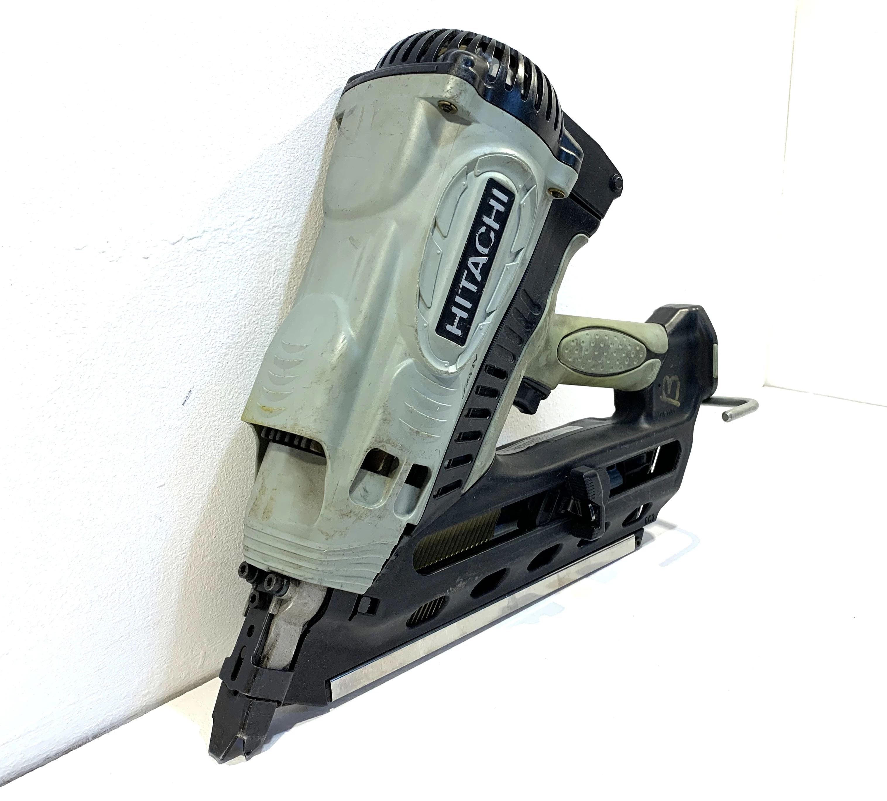 gwozdziarka-gazowa-akumulatorowa-hitachi-nr90gc2-wp-167-slubice