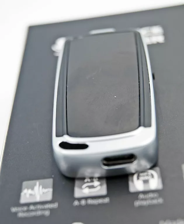 DIGITAL VOICE RECORDER UKRYTA KAMERKA/DYKTAFON