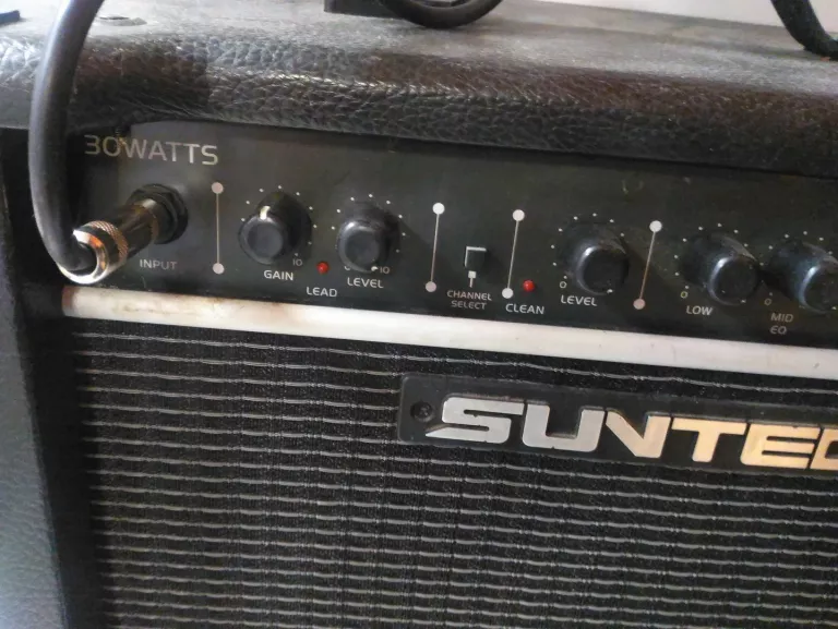 KOMBO GITAROWE WZMACNIACZ/GŁOŚNIK SUNTEC MG30 USZK.