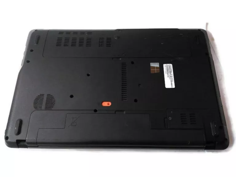 laptop-acer-aspire-e1-series-q5wph-seria-procesora-intel-core-i3