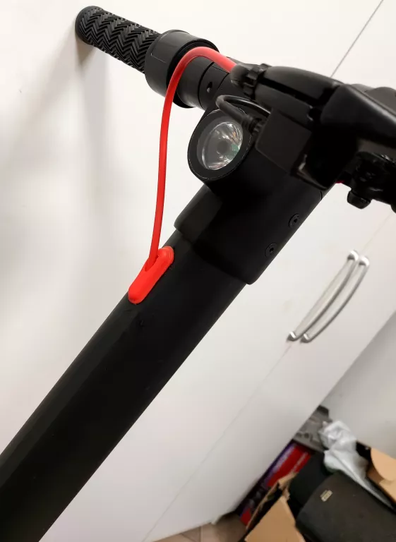 hulajnoga-elektryczna-spokey-cechy-dodatkowe-licznik