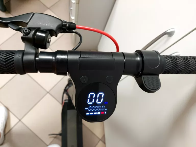 HULAJNOGA ELEKTRYCZNA SPOKEY