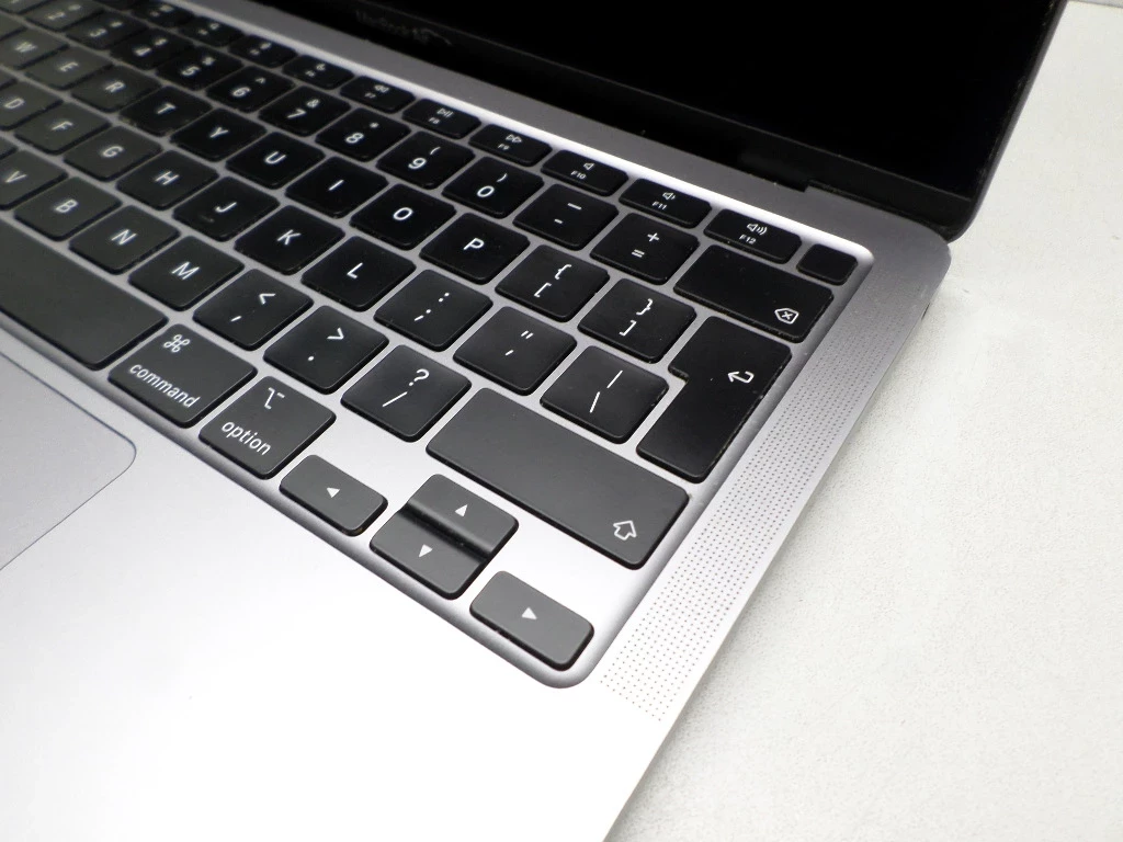 laptop-apple-a2337-m1-8gb-256gb-seria-procesora-inny-procesor