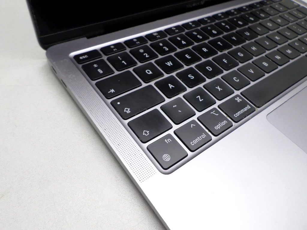 laptop-apple-a2337-m1-8gb-256gb-rozdzielczosc-px-2560-x-1600