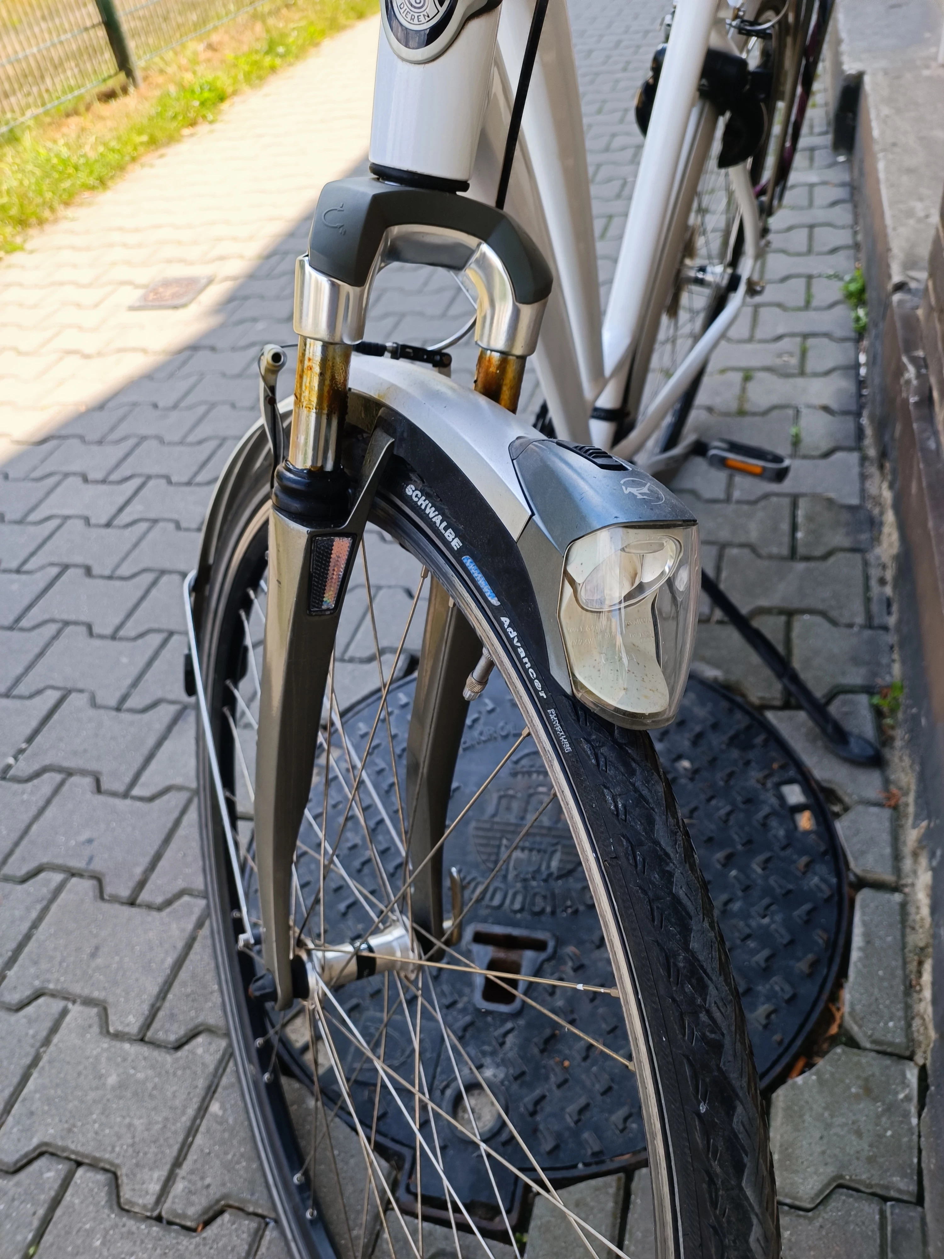 rower-miejski-gazelle-chamonix-kolor-bialy