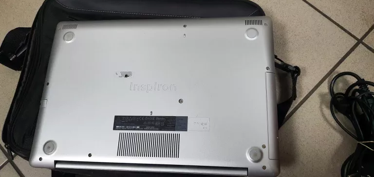 dell-inspiron-p75f001-i716gbssd512win10dotyk-seria-procesora-intel-core-i7