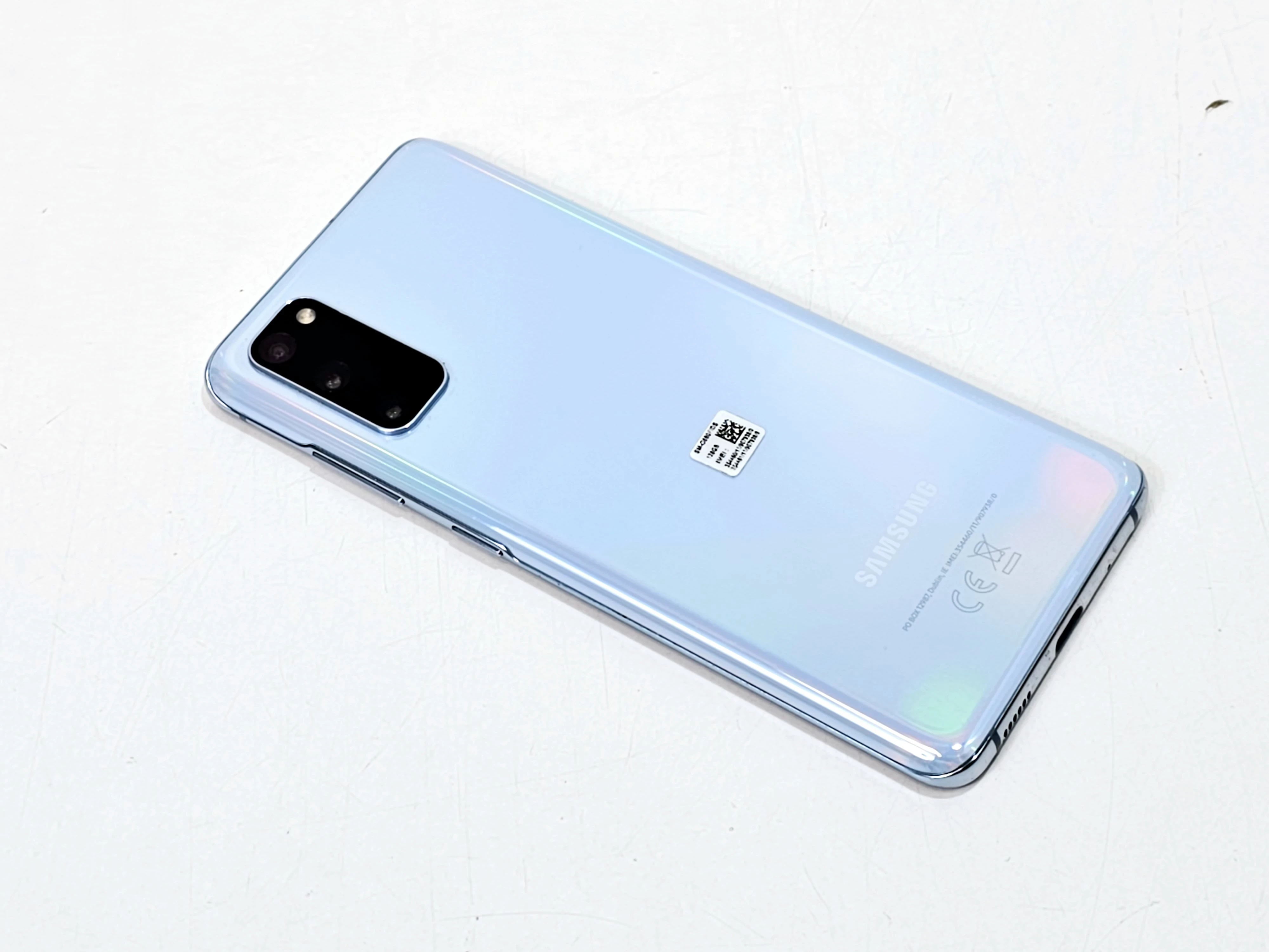 telefon-galaxy-s20-ean-gtin-08806090322402