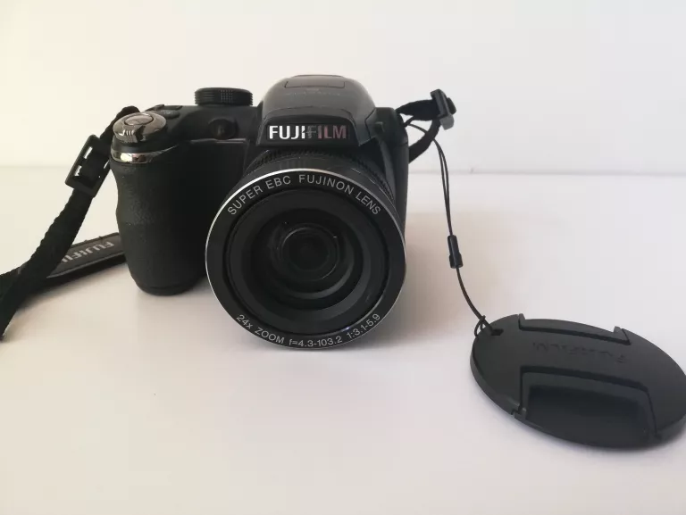 APARAT FINEPIX S4200