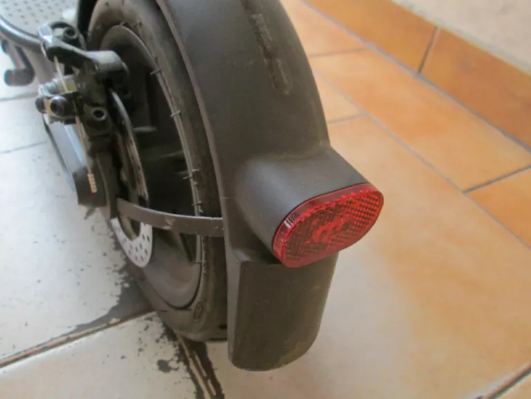 HULAJNOGA XIAOMI MI ELECTRIC SCOOTER ESSENTIAL