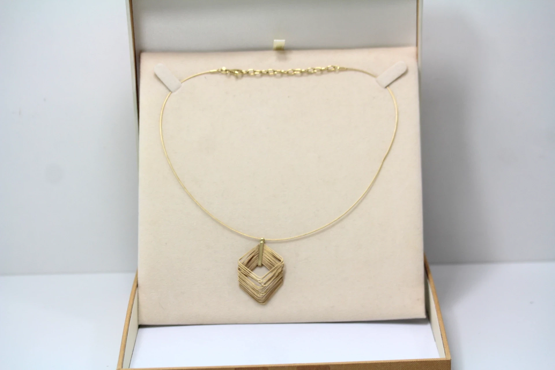 zlota-kolia-apart-p585-w739g-r43cm-motyw-brak