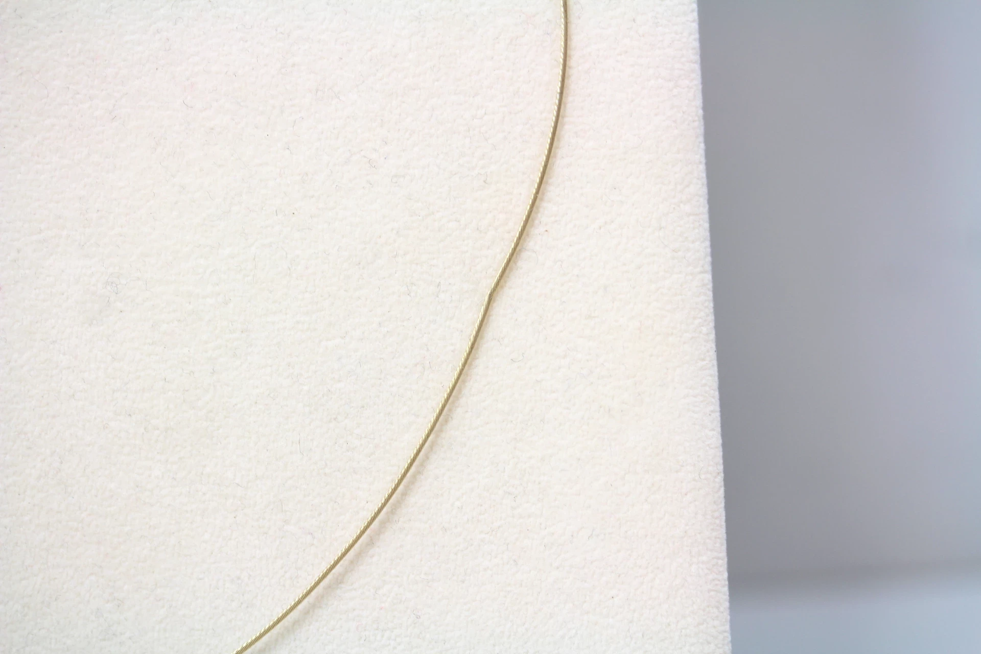 zlota-kolia-apart-p585-w739g-r43cm-kolor-dominujacy-zloty