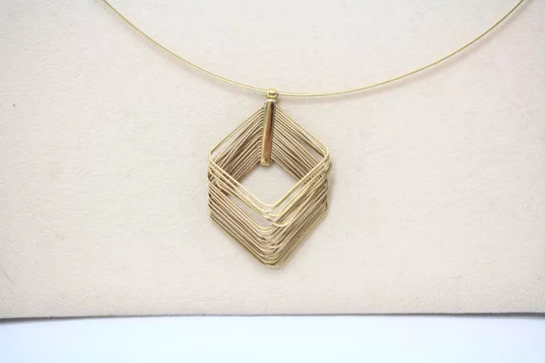 zlota-kolia-apart-p585-w739g-r43cm-material-zloto