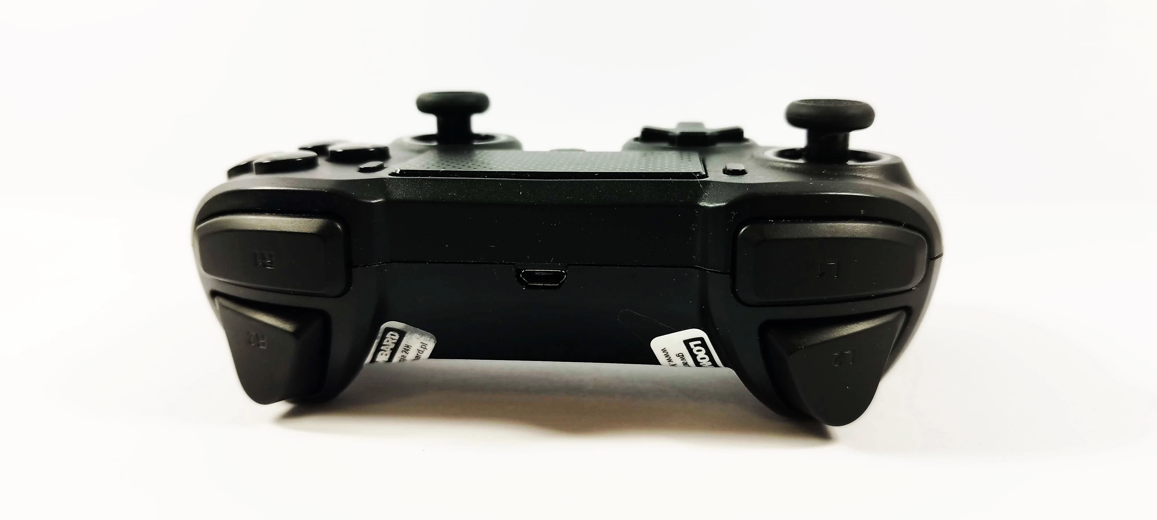 pad-do-ps4-nacon-bb4487-sposob-podlaczenia-bezprzewodowy