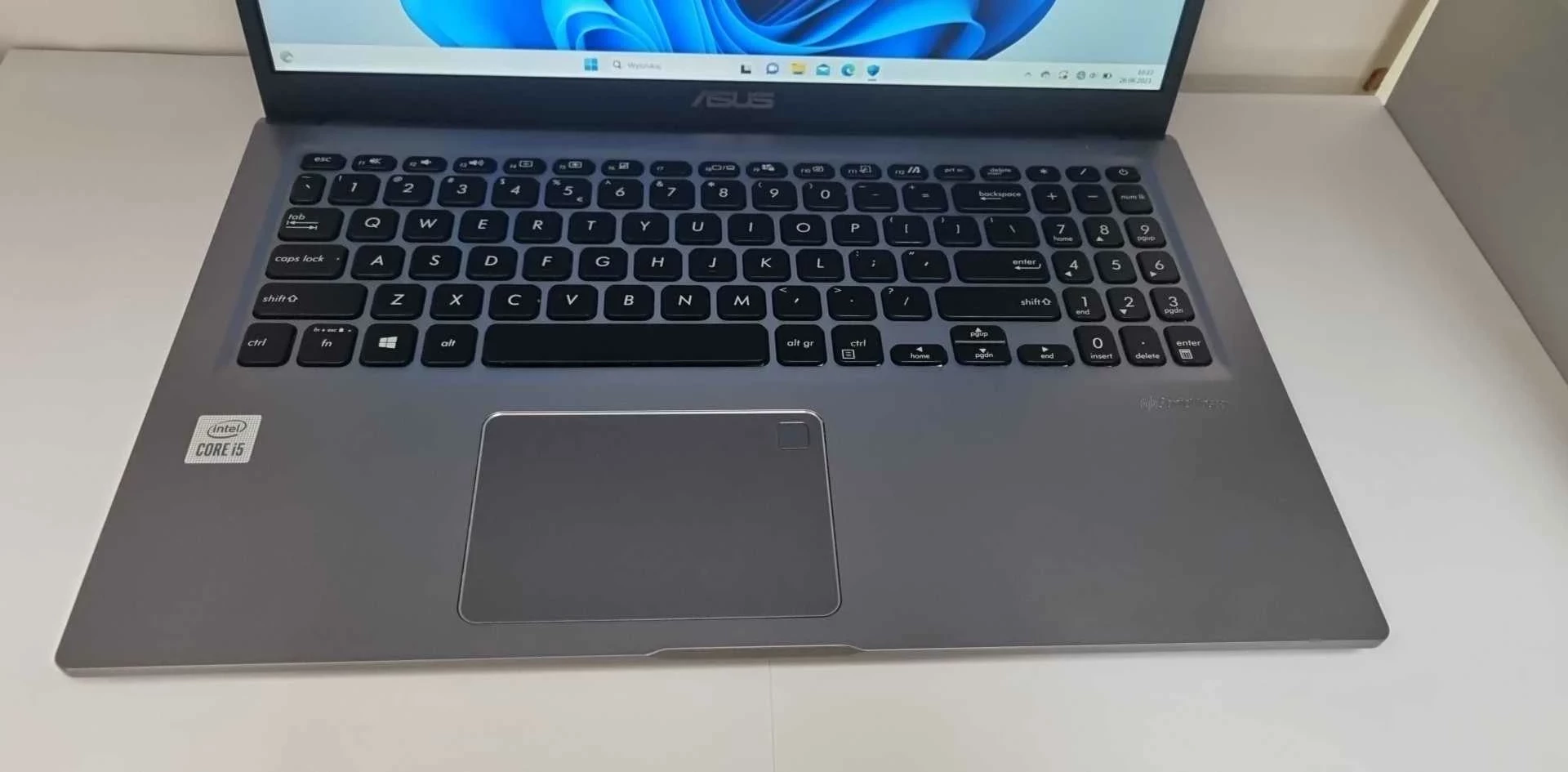 laptop-asus-x515-15-8gb-pudelko-przekatna-ekranu-1560