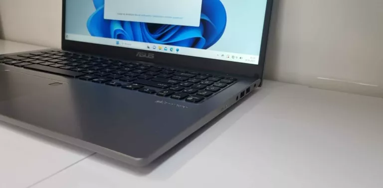 LAPTOP ASUS X515 15 8GB /PUDEŁKO