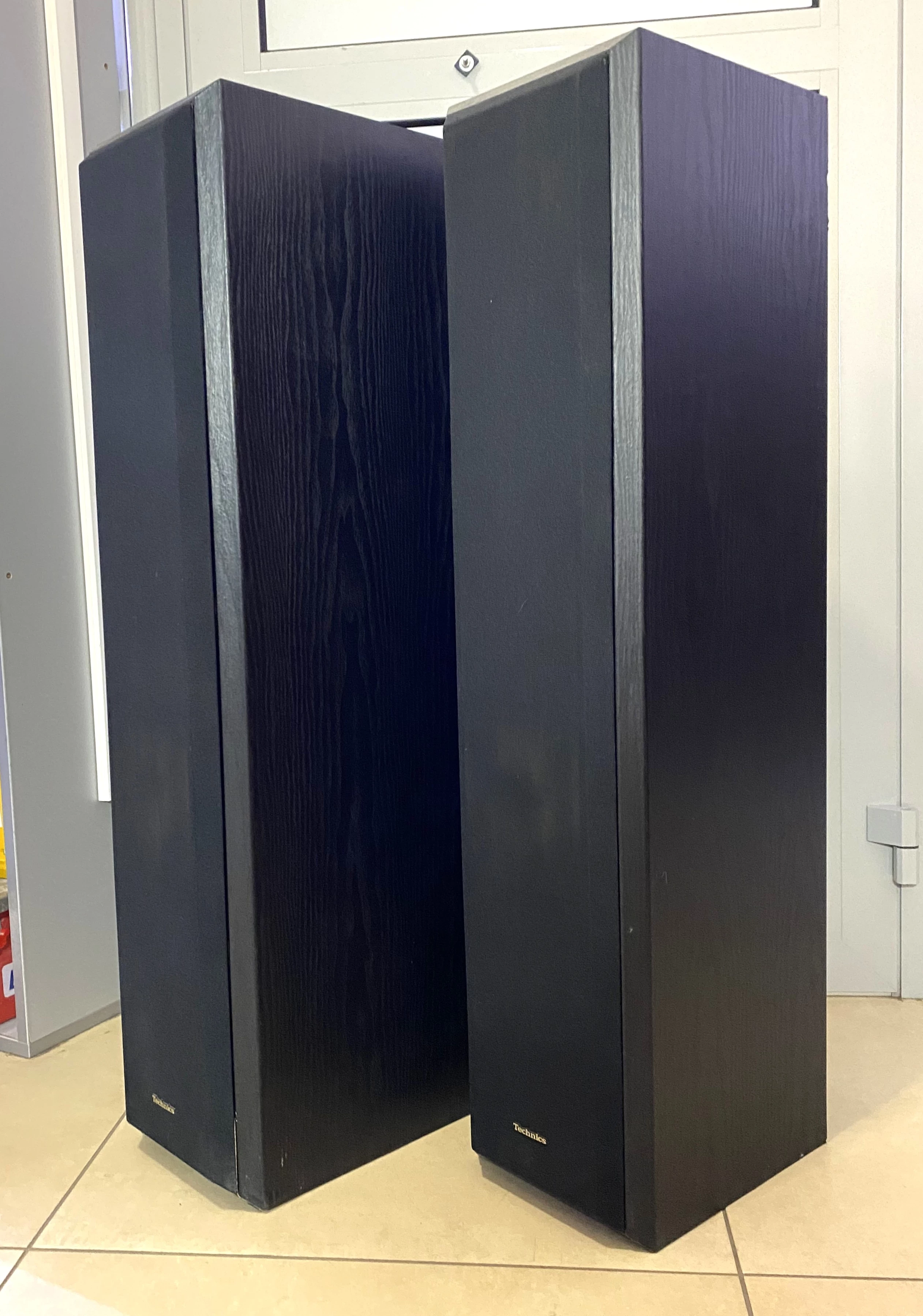 kolumny-technics-sb-t-200-2szt-konstrukcja-bass-reflex