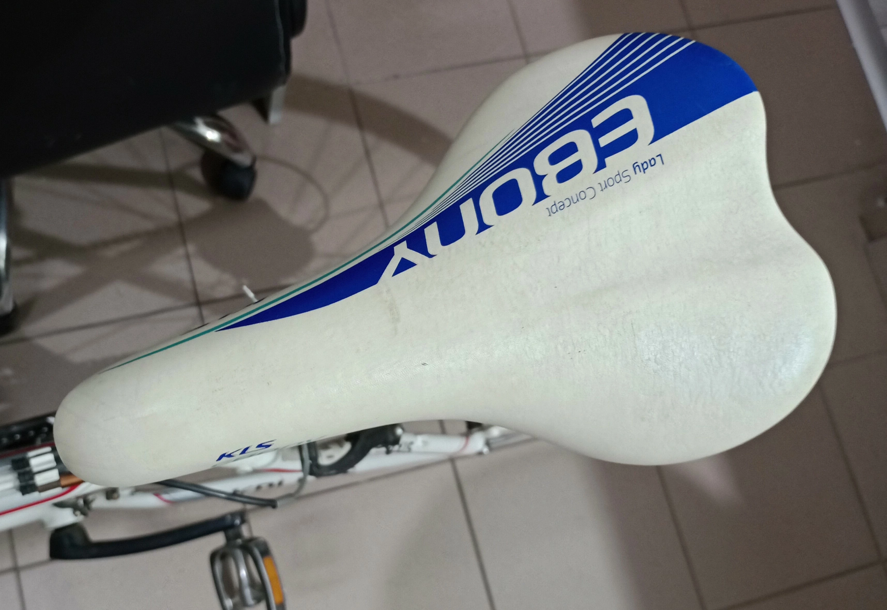 kellys-axis-crossbike-alu-rama-19-kola-27-material-ramy-179-1