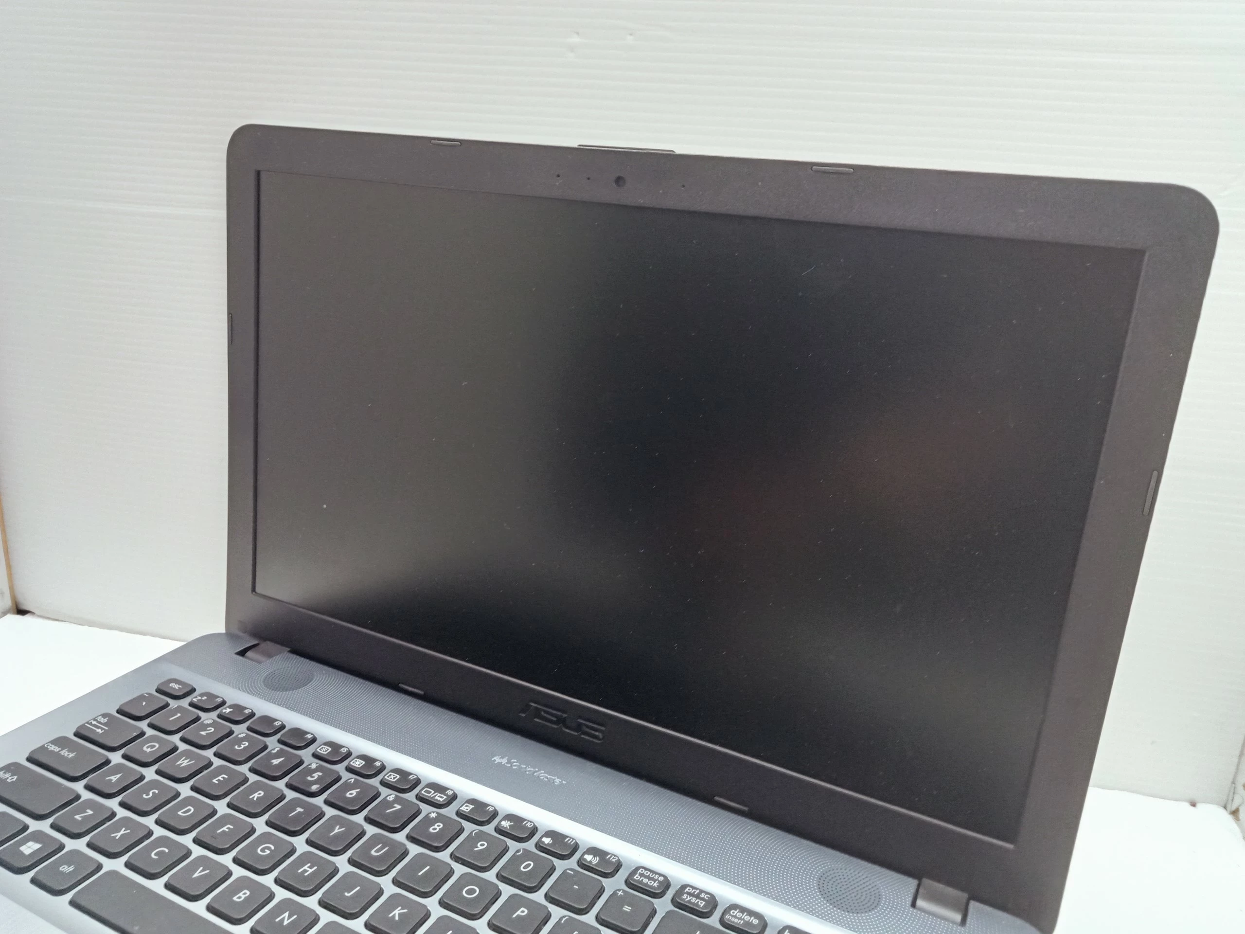 laptop-asus-x541u-inter-core-i34gb-ram1tbwin1-seria-procesora-intel-core-i3